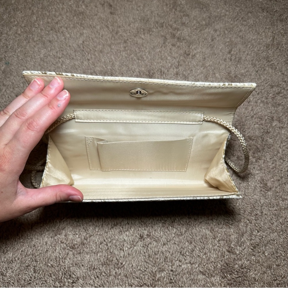 EUC Princess Clutch - Picture 2 of 3